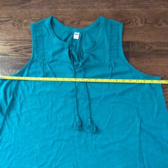Old Navy Relaxed Sleeveless Tassel-Tie Top - Picture 7 of 7